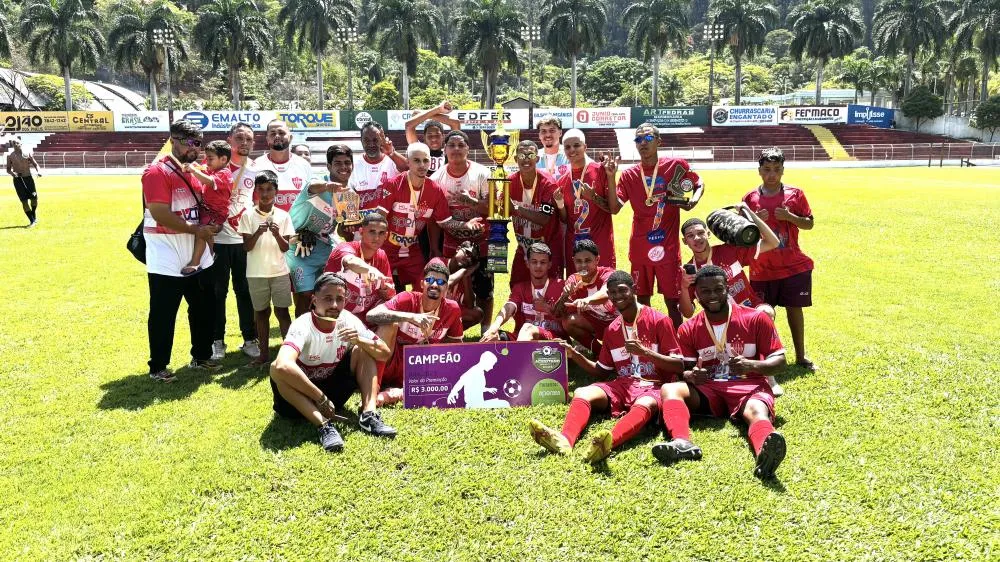 Cachoeirinha goleia Limoeiro e conquista título no Campeonato Acesitano 2025